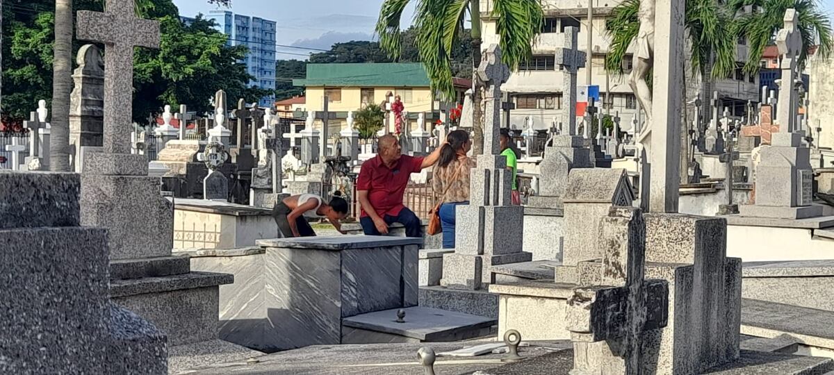 Panameños honramos a nuestros seres queridos en una jornada de reflexión y homenaje