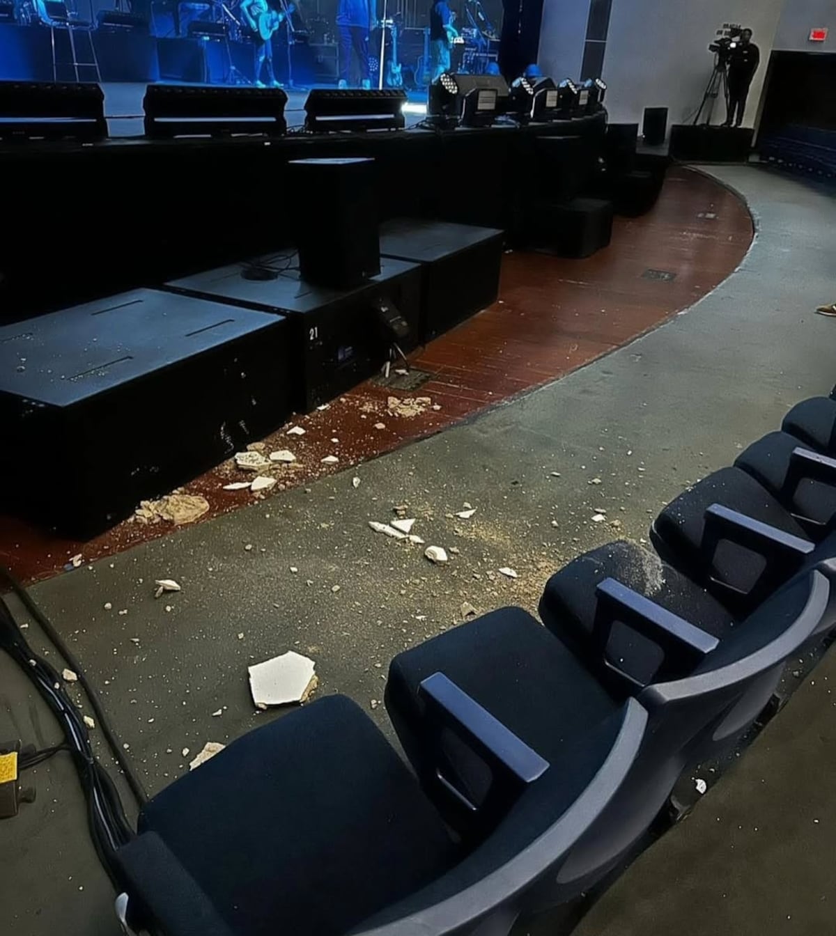 Riesgo en Atlapa: cancelan evento por seguridad tras desplome de parte del cielo raso