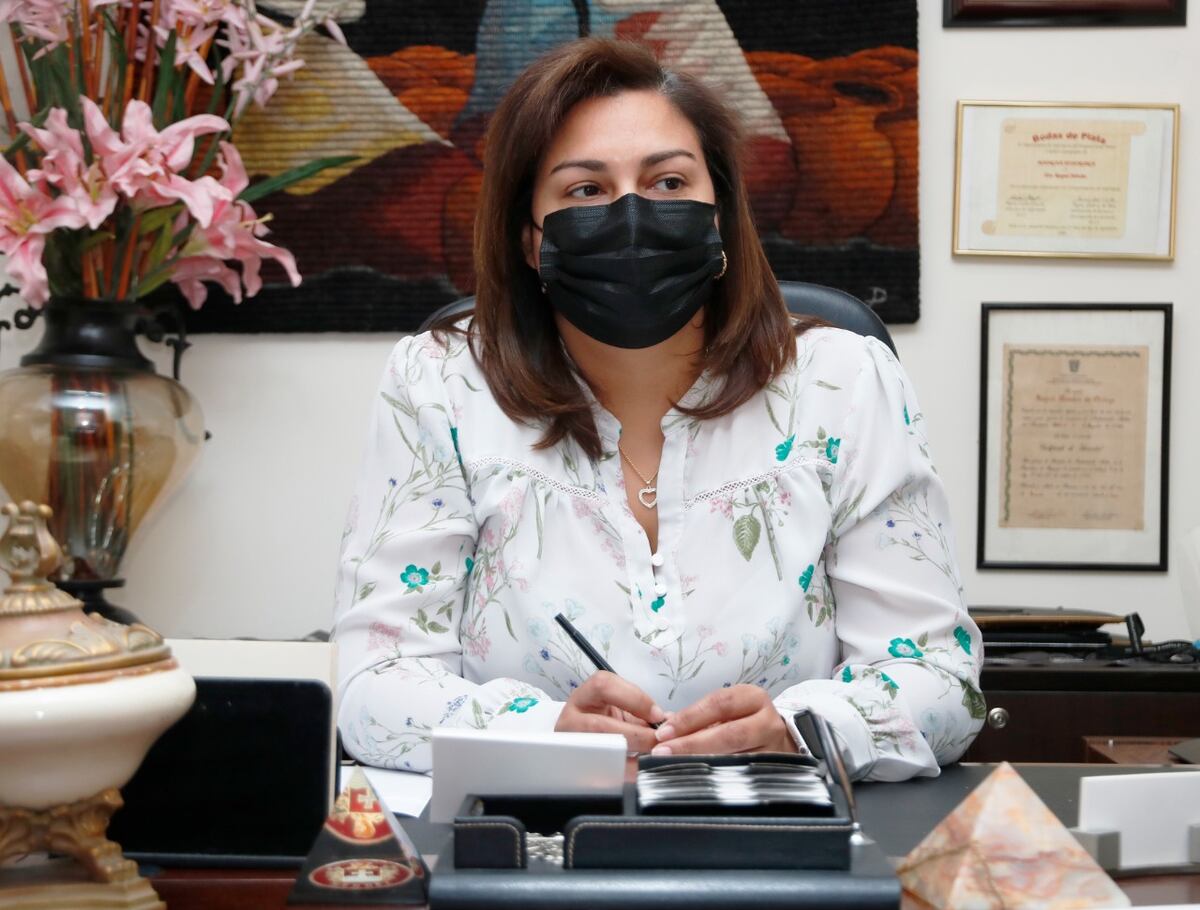 Pacientes se están complicando con covid-19. Los que llegan al Santo Tomás les falta vacunas, asegura la subdirectora médica