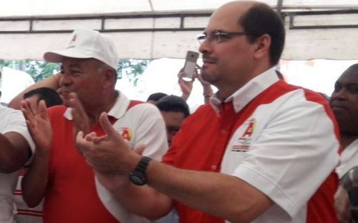 Mimito renuncia al CD, abandona el barco y se cambia de tolda