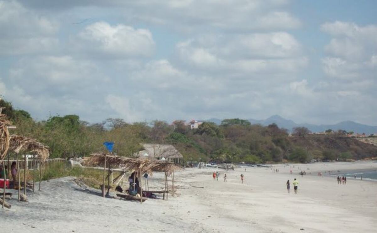 LO ÚLTIMO| Encuentran a mujer decapitada en una playa en San Carlos 