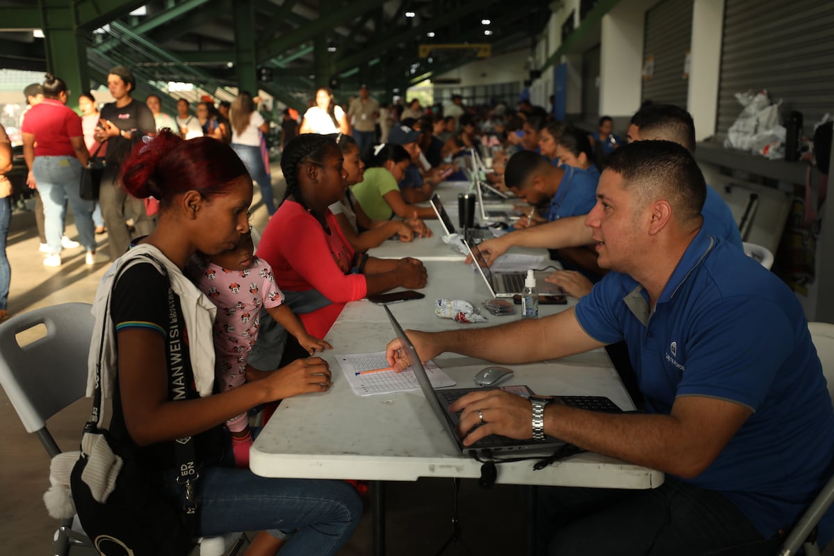 ¿Retiras tu tarjeta del PASE-U en Panamá Este? Consulta las escuelas y si podrás comprar o sacar efectivo