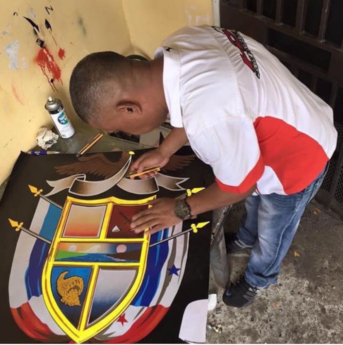 Héctor Torres es un panameño 'ech'ao pa'lante'  y su arte es su negocio