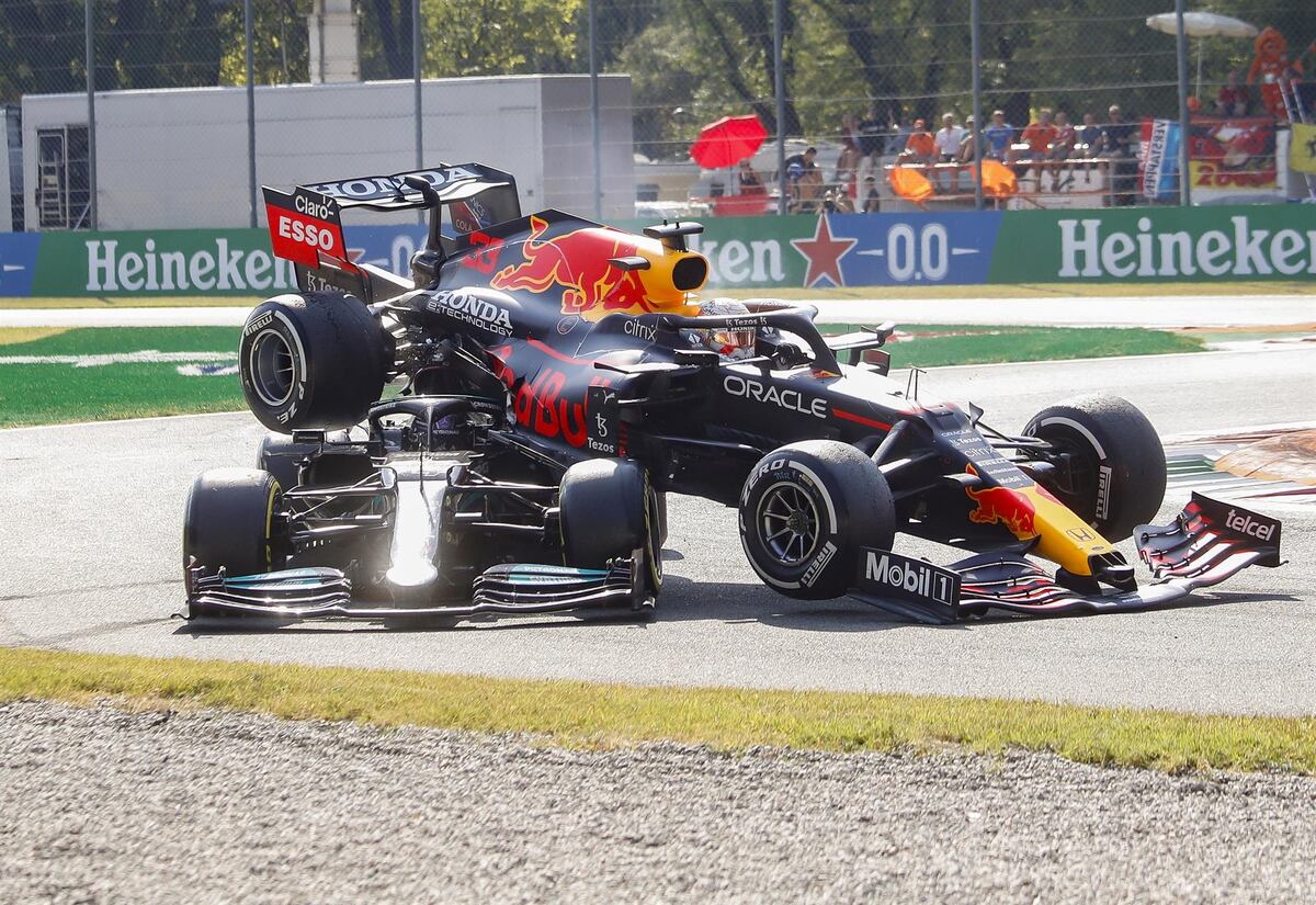 Impactante. Verstappen y Hamilton vuelven a colisionar en Monza | Video