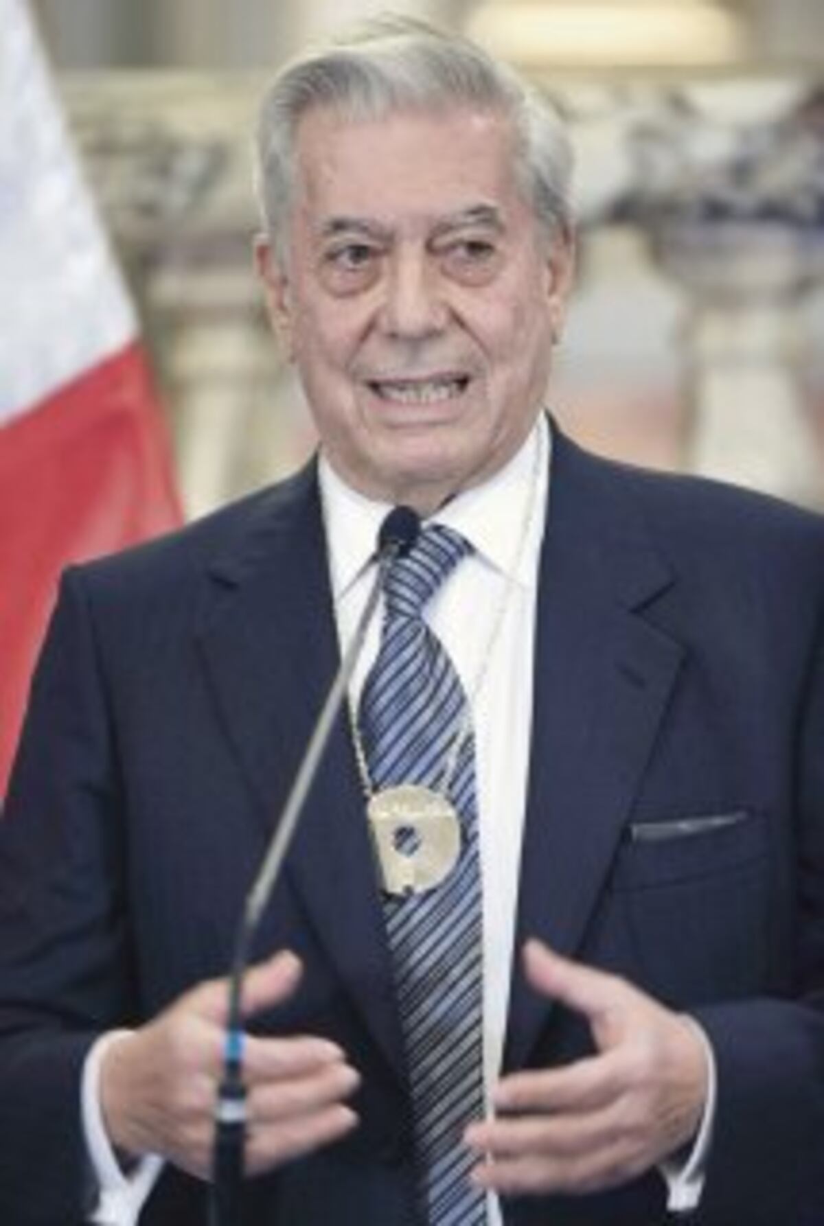 Un religioso abusó de Vargas Llosa a los 12 años. El Nobel de Literatura lo cuenta todo. Video