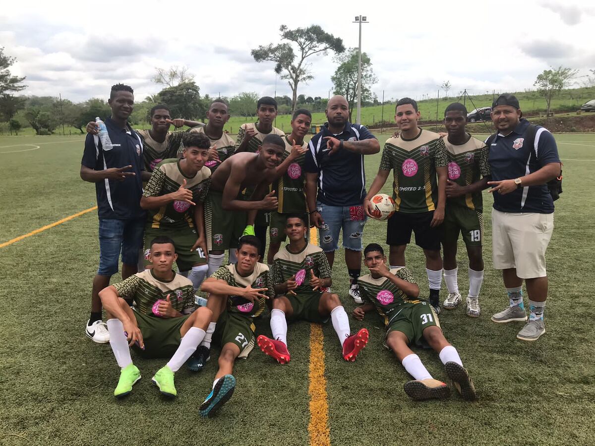 Fugitivo LC2 se toma una pausa musical para recargar pilas pero aclara que no se ha retirado