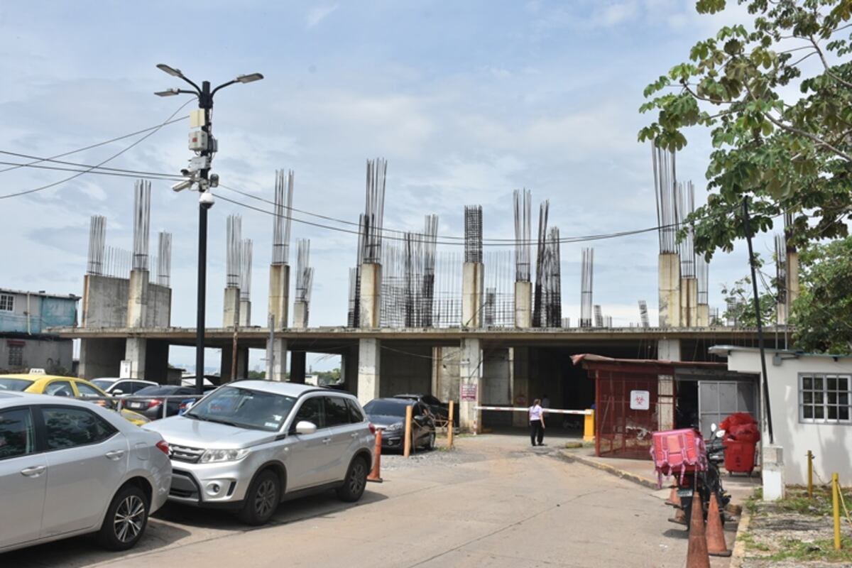 Tuvieron que pasar 10 años para que se reactivara la  construcción de los estacionamientos en la JJ Vallarino