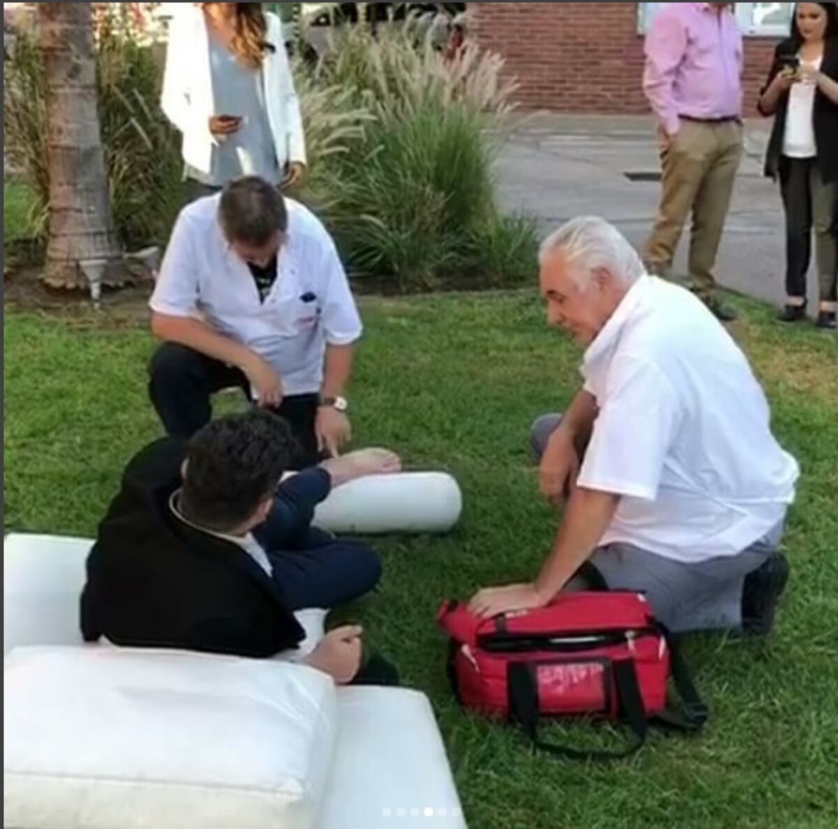 ¡Pa'l hospital! Periodista intentó imitar la chilena de Cristiano y terminó mal