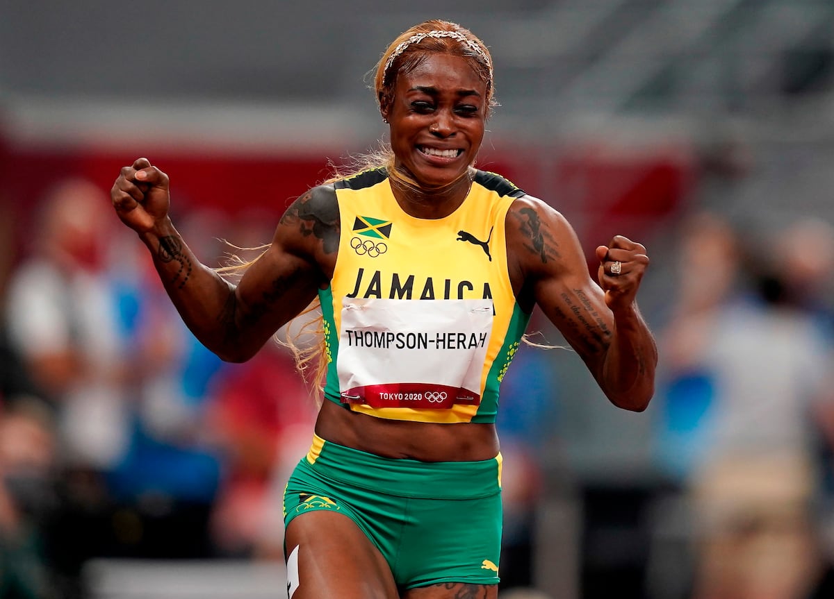 Elaine Thompson-Herah gana el oro y Jamaica barre con los 100 metros planos femeninos de Tokio 2020. Video.