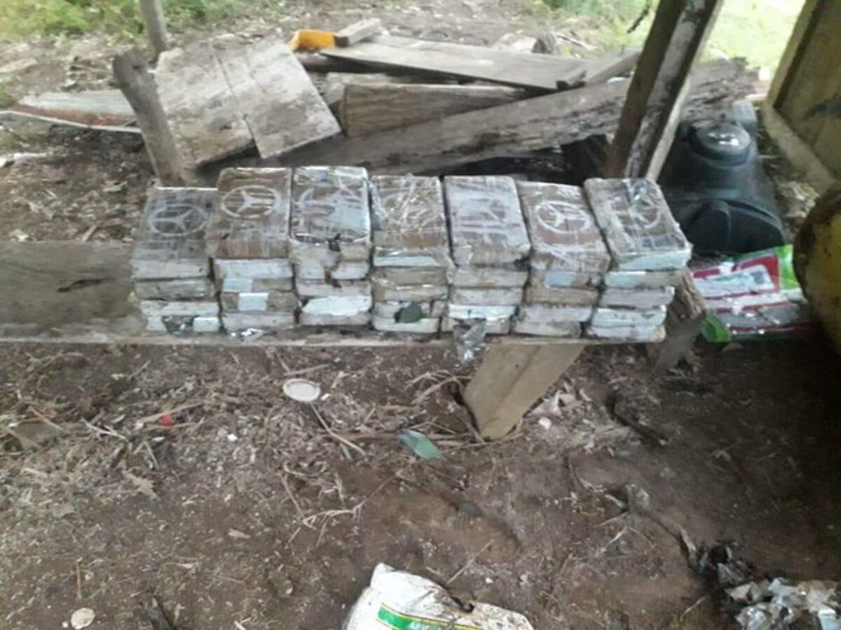 Tenía la droga escondida en caleto de su finca