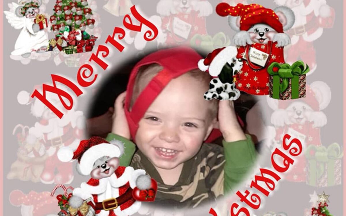 Vecindario adelanta la Navidad para hacer feliz a niño con cáncer