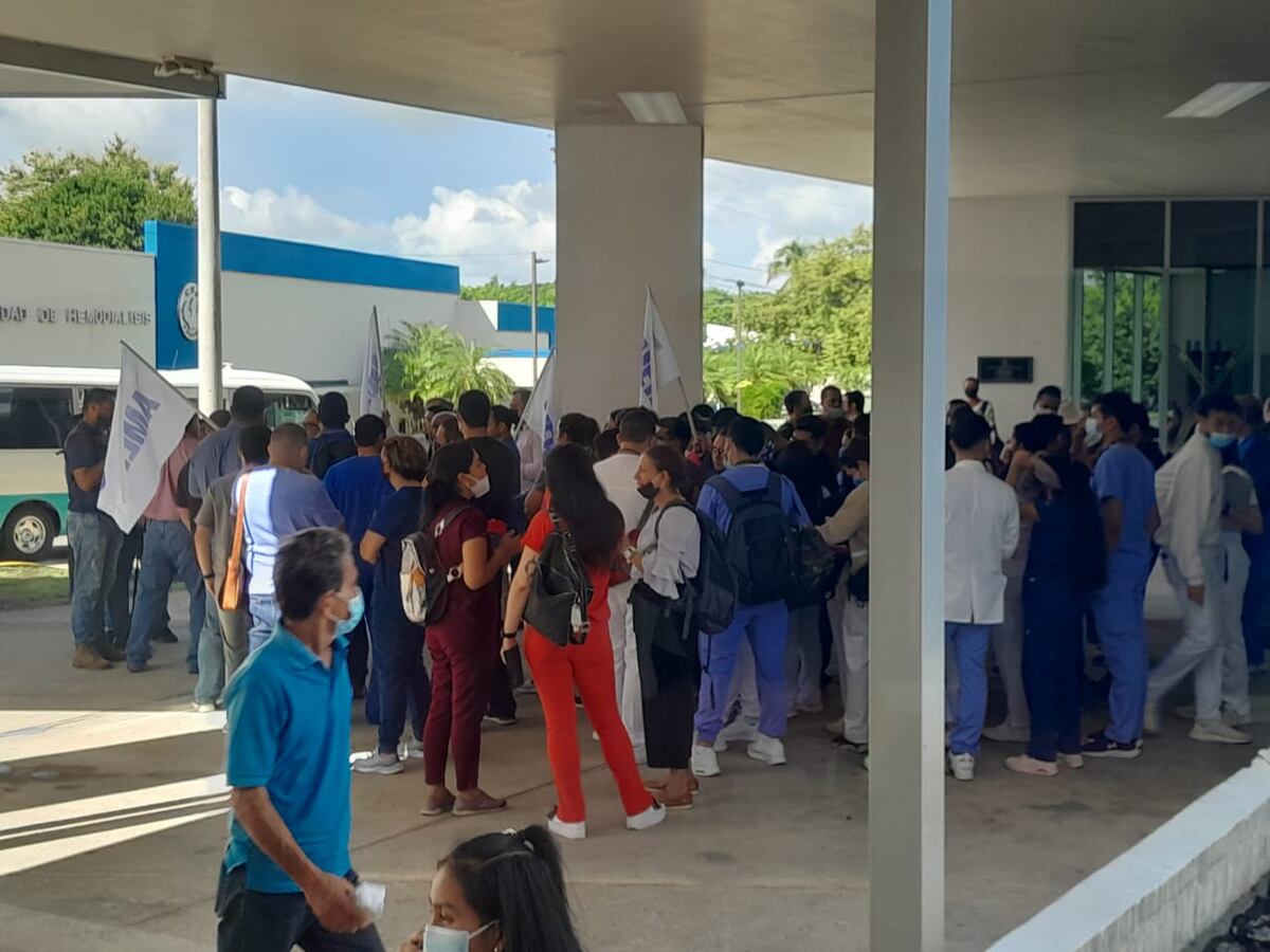 Médicos extienden por una semana más el paro de labores en el Hospital Regional Rafael Hernández de Chiriquí