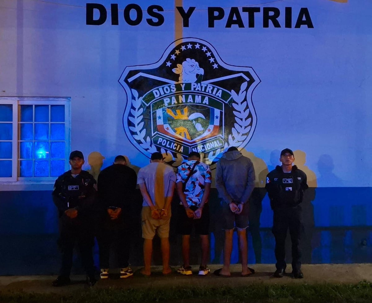 Los pillaron: Capturan a cuatro sospechosos de robar en centro comercial de Pedregal