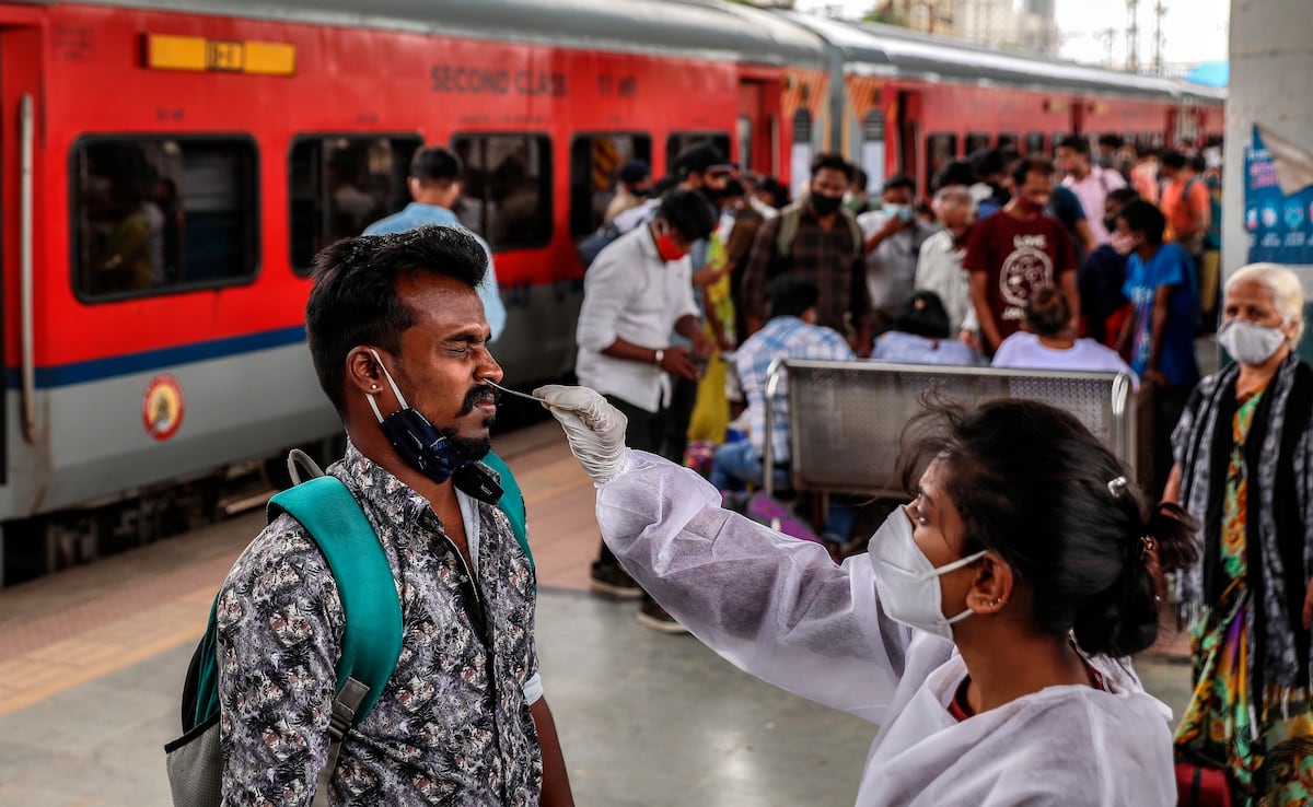 India reporta la primera muerte por la variante Delta de la covid-19