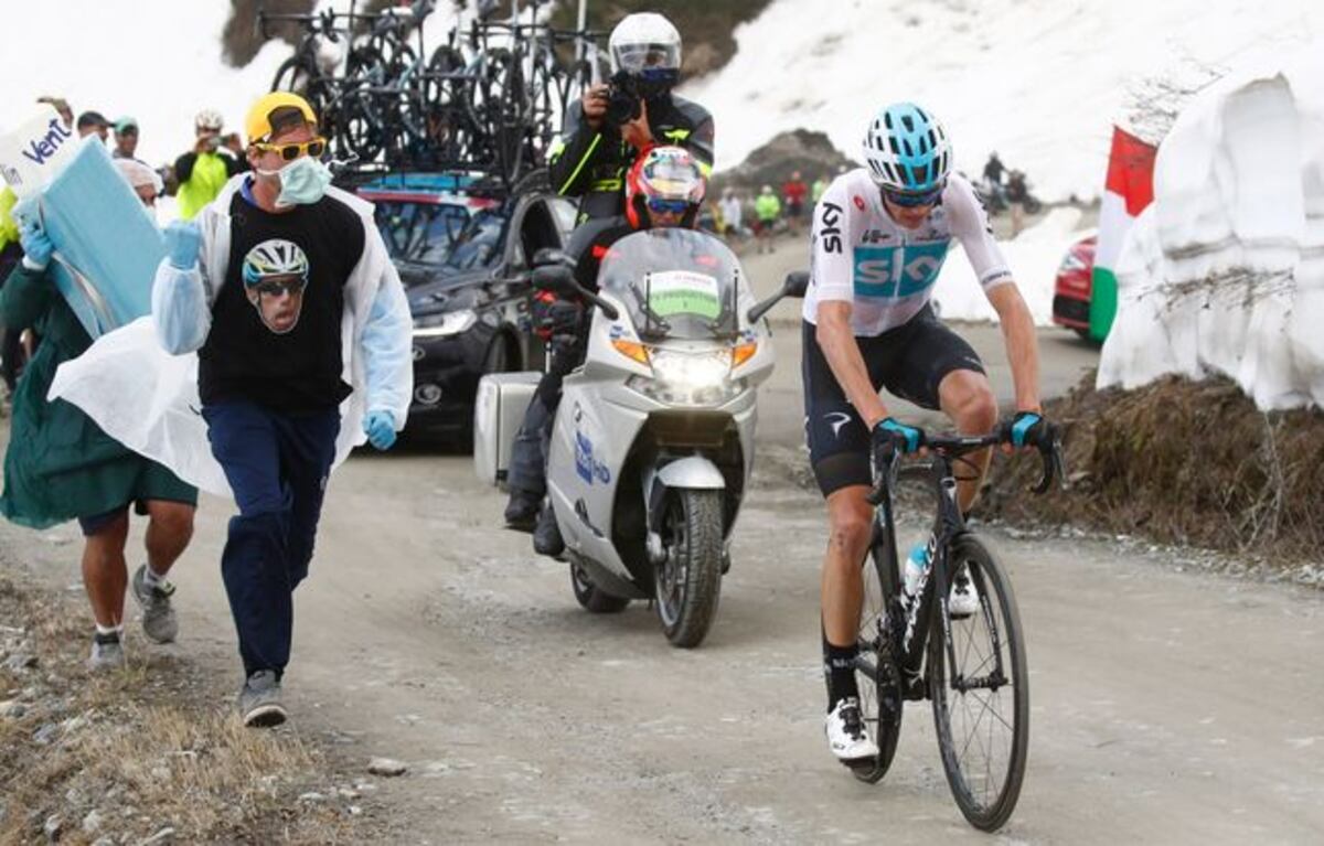 Froome atacó, disparó y los fulminó