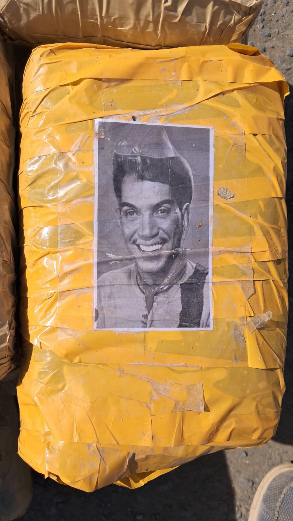 Frenan cargamento en alta mar: caen cinco con más de una tonelada