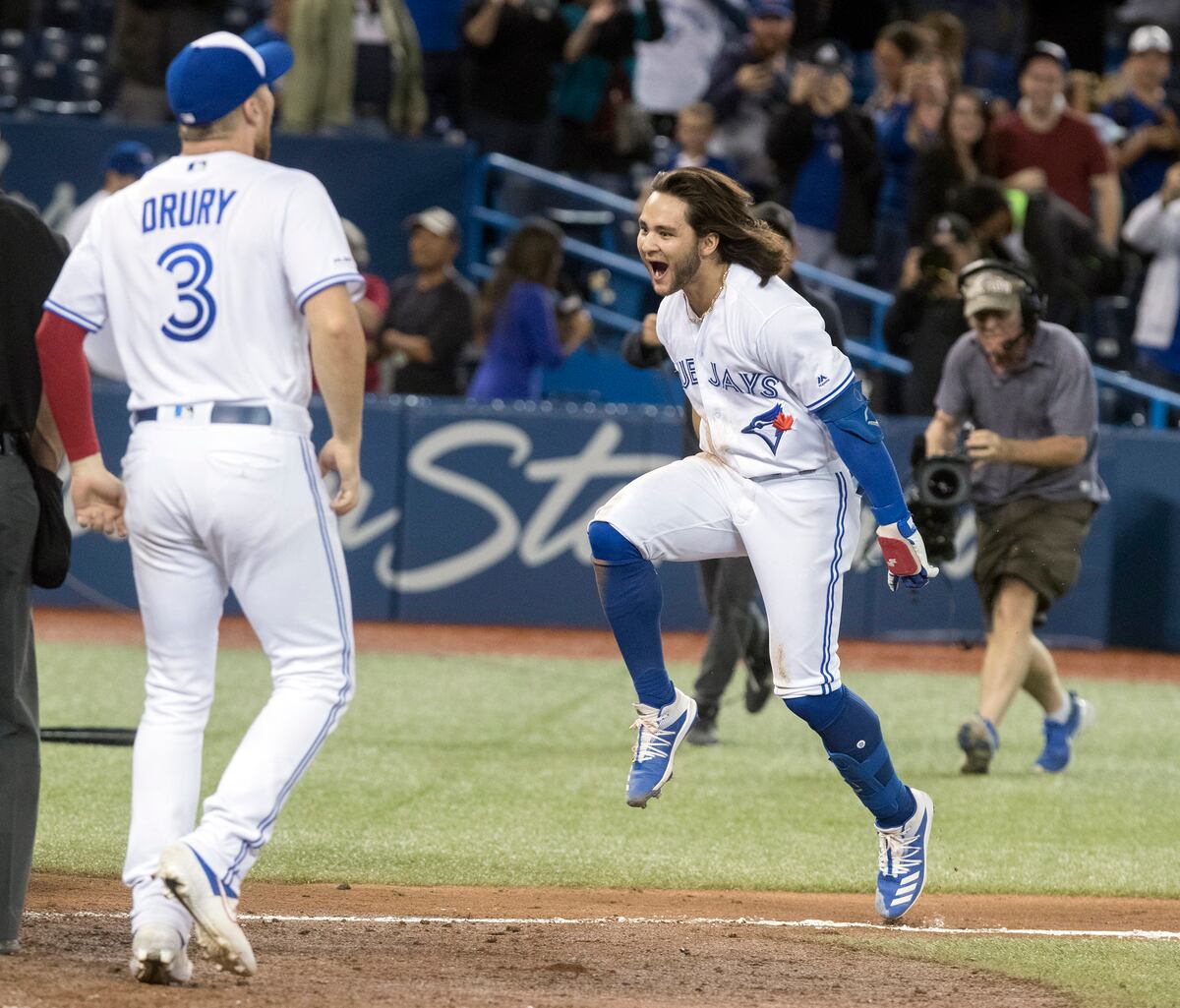 Yankees caen en episodios extras ante uno de los peores equipos