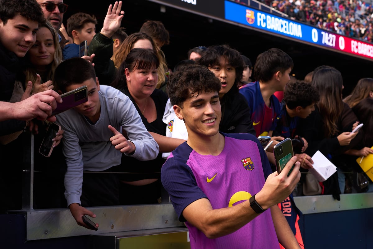 Obras, grúas y cánticos: así fue la apertura parcial del nuevo Camp Nou, con el estadio todavía en construcción