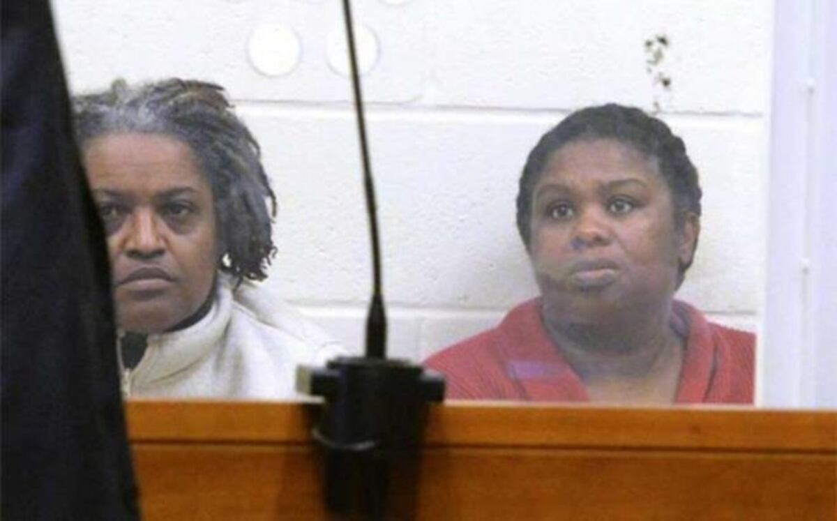 Queman a niña para librarla de demonio; hay 2 detenidas