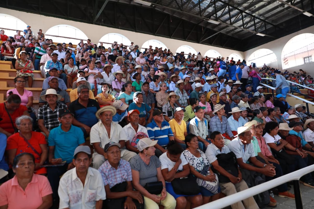 MIDES entrega Tarjeta Clave Social a 963 nuevos beneficiarios de programas sociales en Veraguas