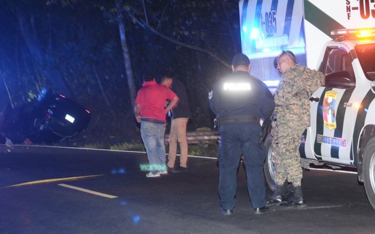 ¡VÍCTIMA FATAL! Sujeto se vuelca y muere al ser liberado del auto en Paraíso 