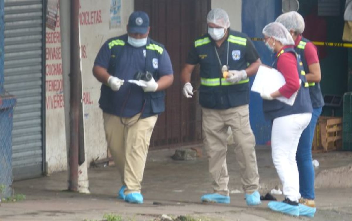 NADIE LO RECLAMA. Sujeto sin vida en las afueras de un bar en Chiriquí 