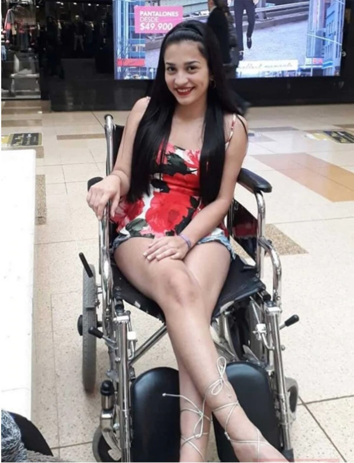 Una chica queda en silla de ruedas, aborta y todo por hacerse un mal tatuaje