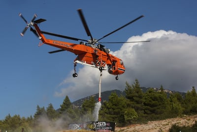 VÍDEO | Dos muertos y dos heridos al chocar dos helicópteros antiincendios en Grecia, según medios