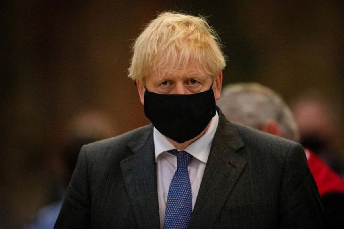 Boris Johnson anunció nuevas restricciones por el rebrote de coronavirus en el Reino Unido: ‘Debemos asumir que durarán seis meses’