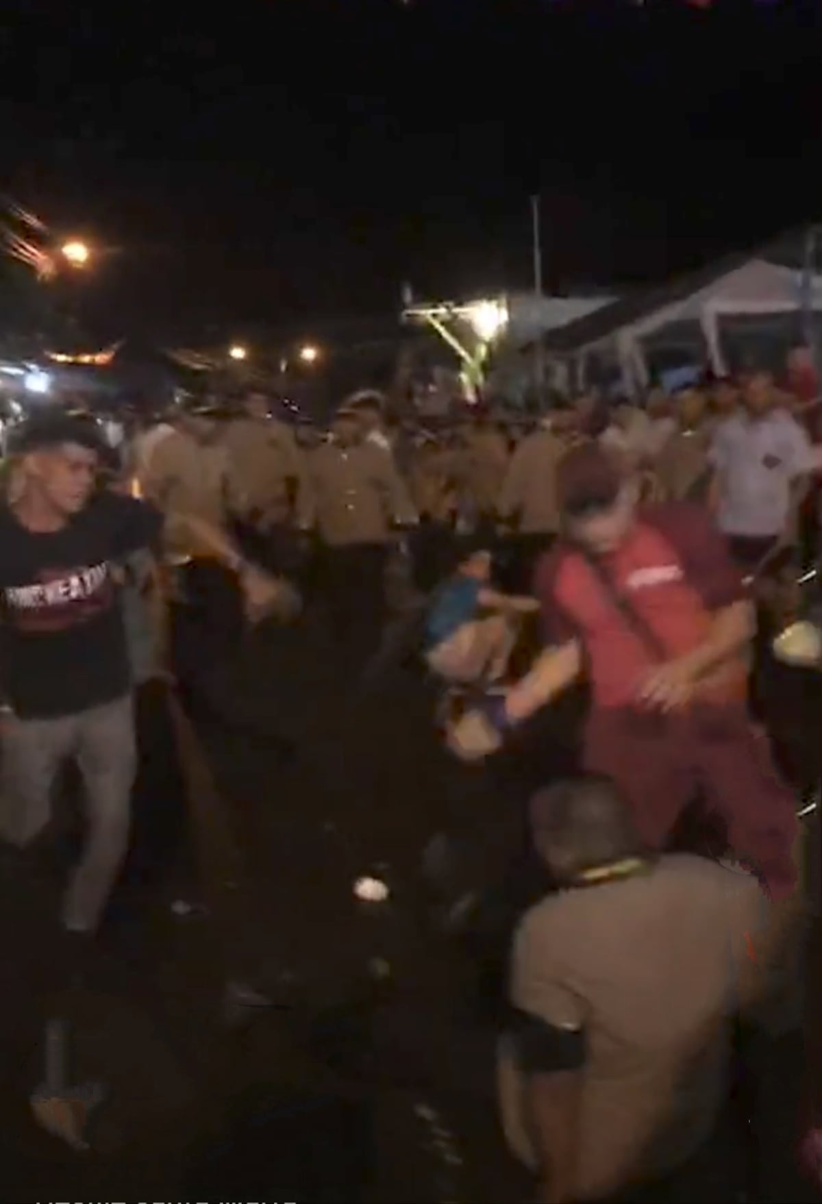 Se formó. Desfile terminó en un despelote. Riña tumultuaria dejó varios heridos. Video