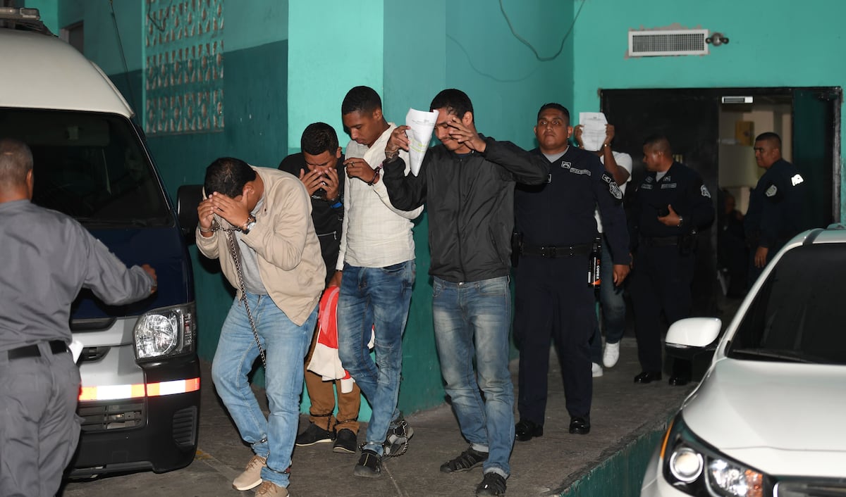 El tribunal  declaró no culpable a seis de los implicados por el crimen de la cajera del Banco General