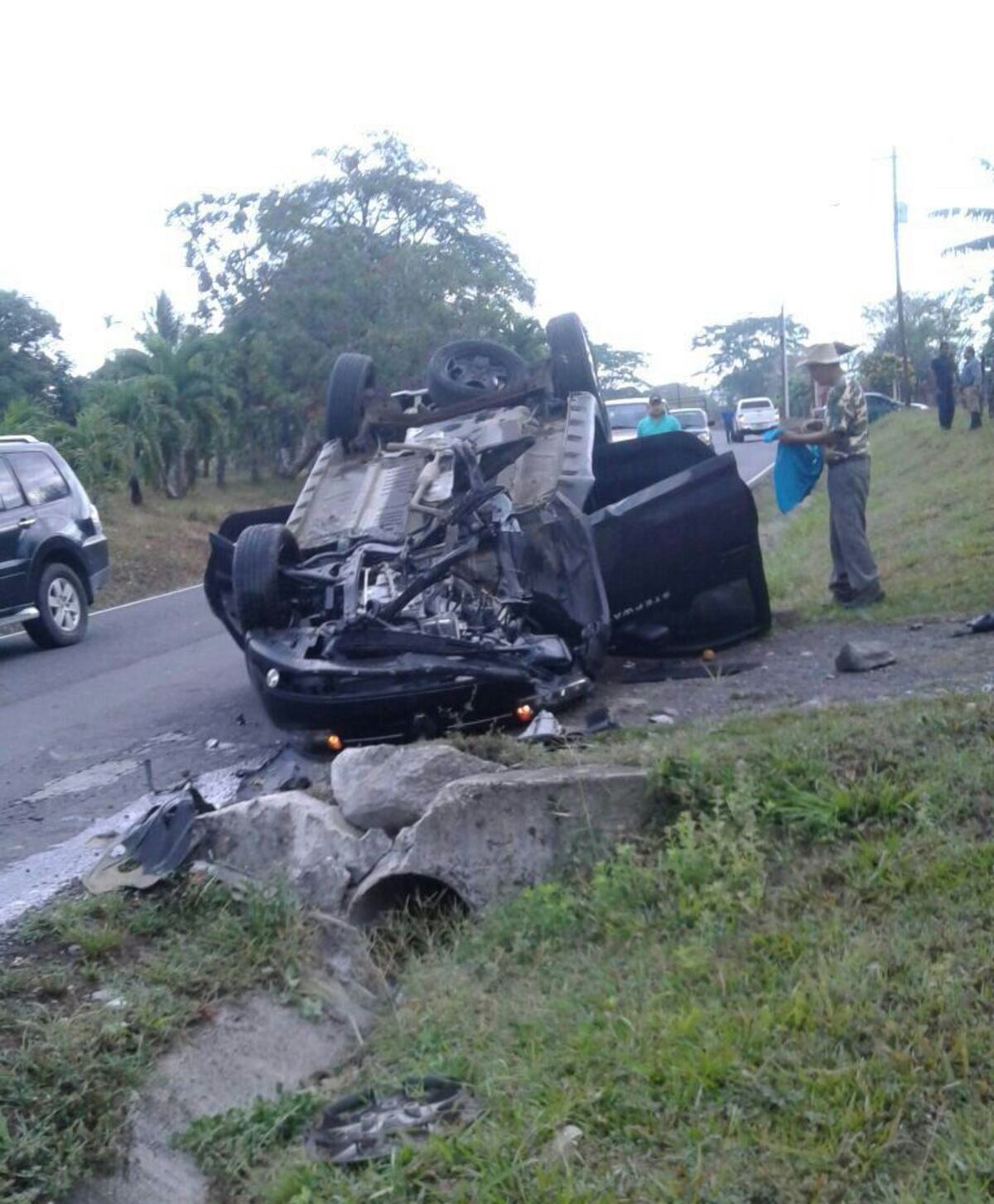 UNA VÍCTIMA FATAL Y TRES HERIDOS. En accidente de docentes que iban a la escuela
