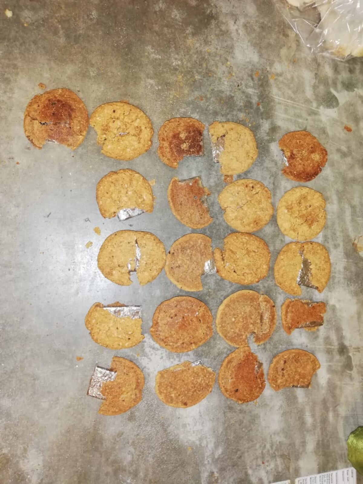 Mujeres le querían meter la yuca a los policías pero las descubieron