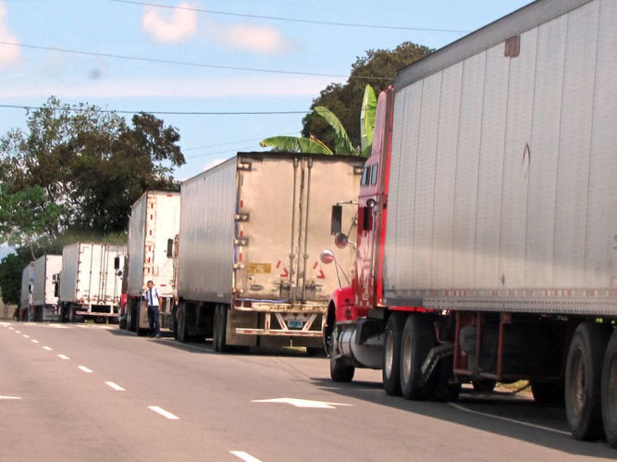 Apede pide a las autoridades que intercedan en situación entre transportistas y navieras