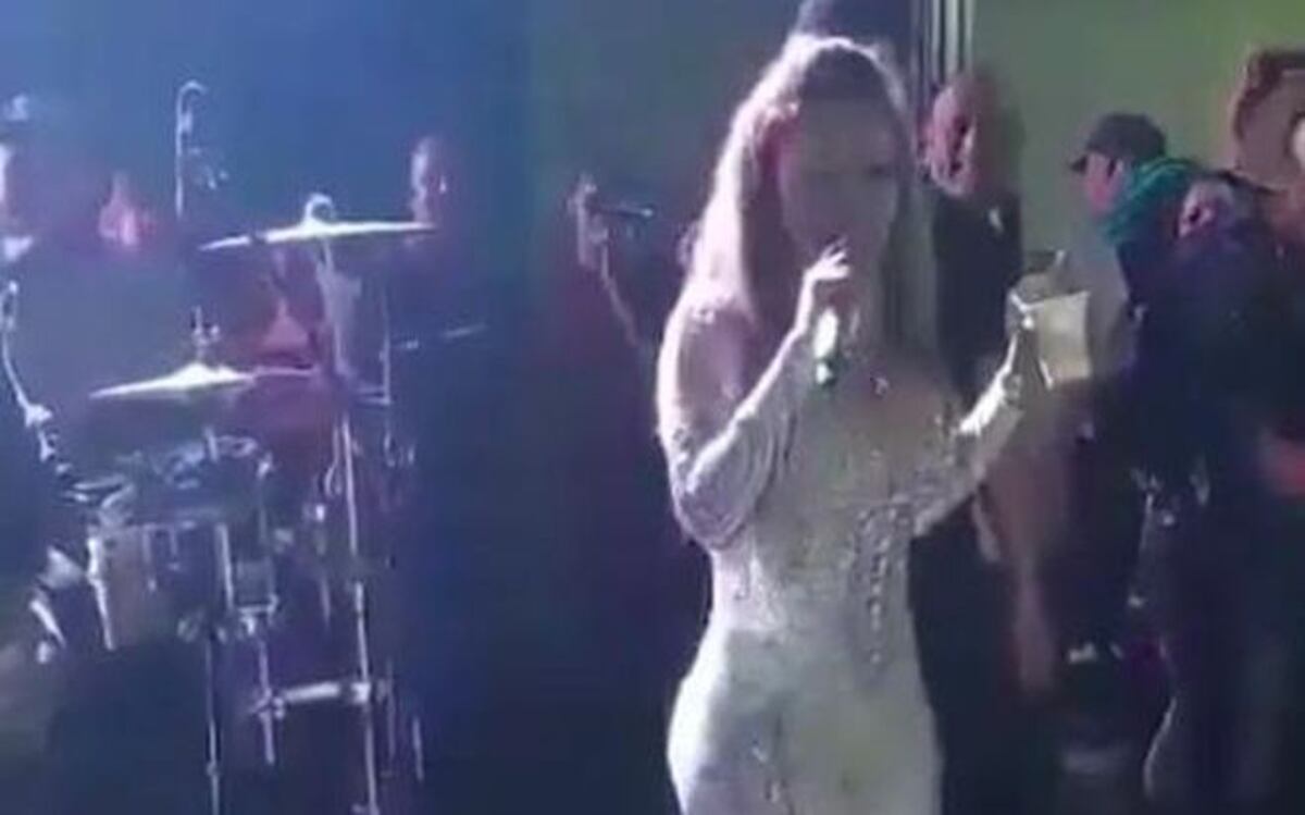 ¡OH MY GOD! Pedidera de mano y todo en baile de Samy y Sandra