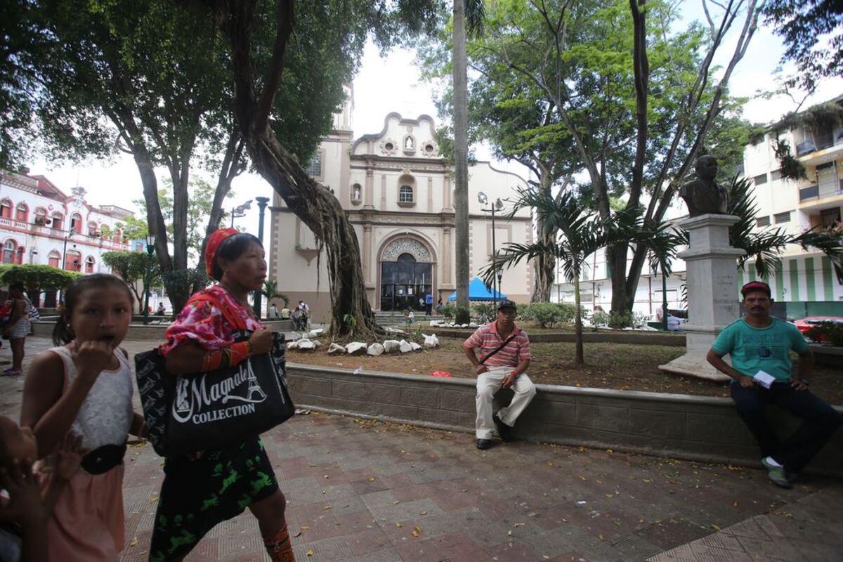 Sin muchos invitados Santa Ana un año más y apagó la vela número 105 años
