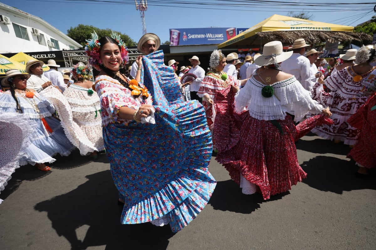 Las Tablas se viste de tradición: hoy brilla el Desfile de las Mil Polleras