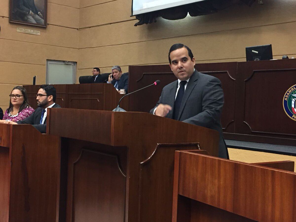 Critican a la diputada Ana Matilde Gómez por acortar sesión con el Mida