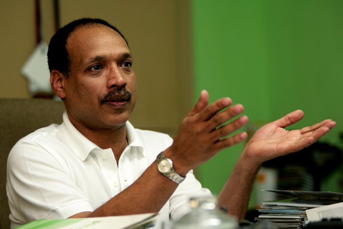 Documentos del contrato de Jimmy Dawson son entregados a la Contraloría para auditoría