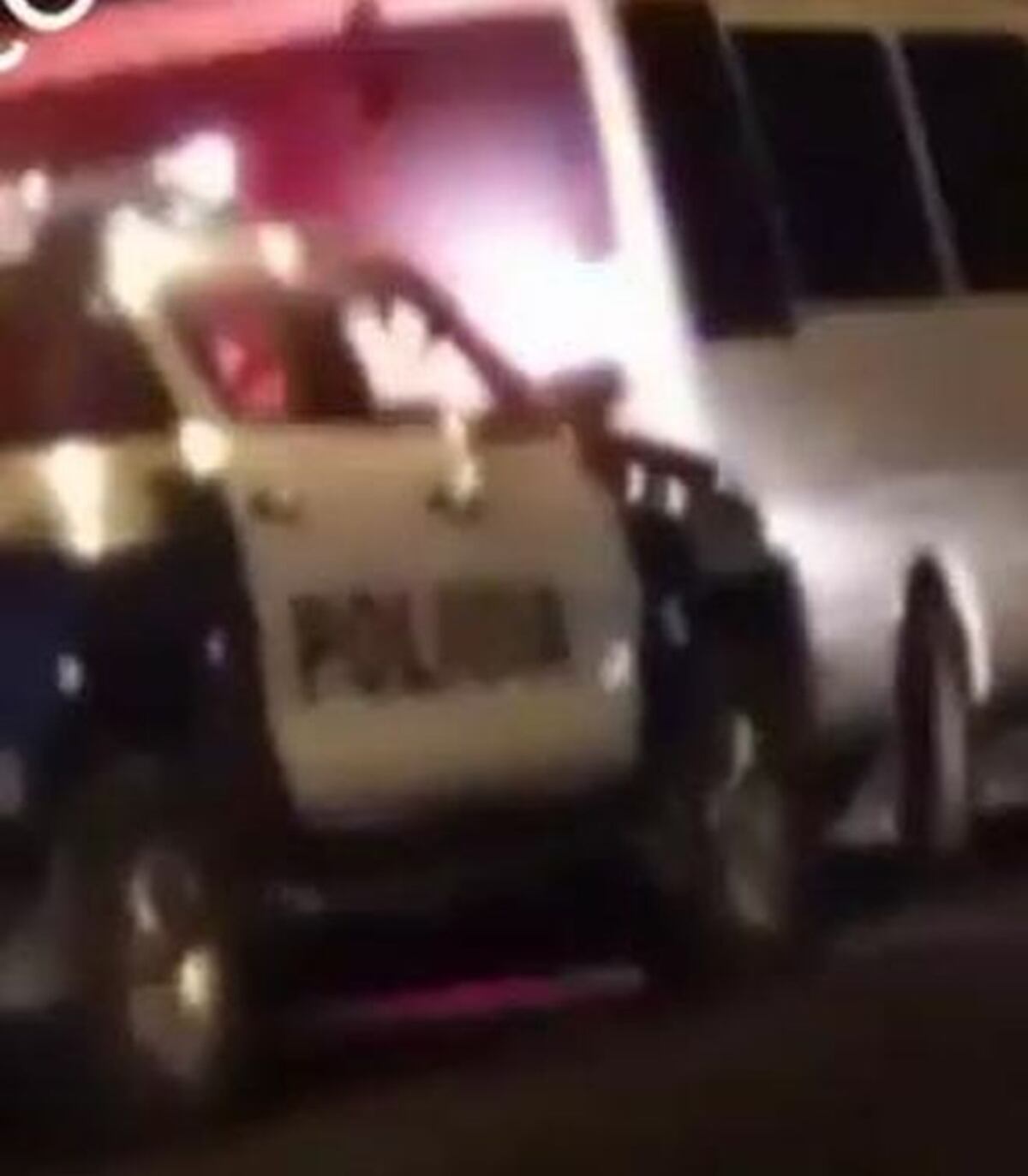 ¡Ay, madre! Roban en bus en plena autopista. Policía los pilla | VIDEO