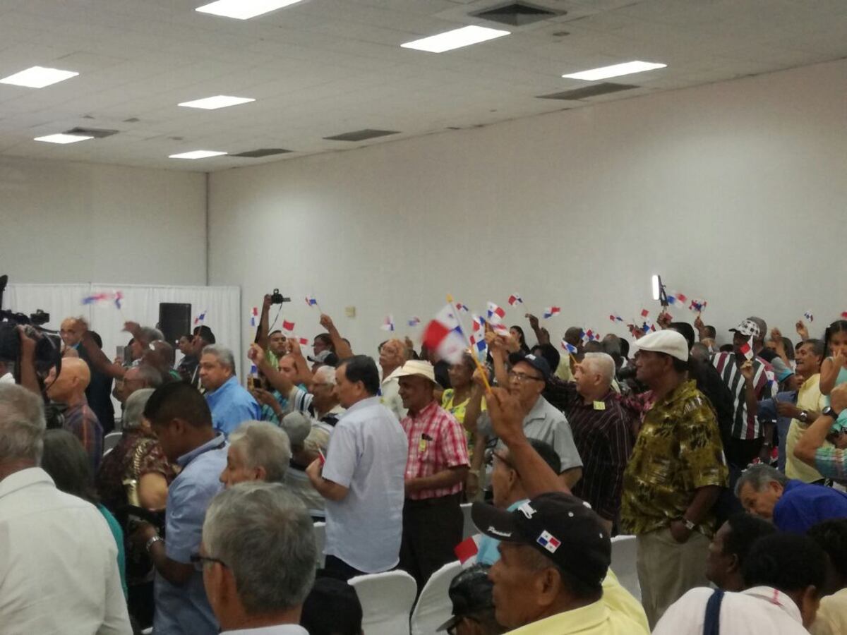 ¡FELICES! Más de 500 jubilados ya hicieron efectivo el cobro de sus CEPADEM