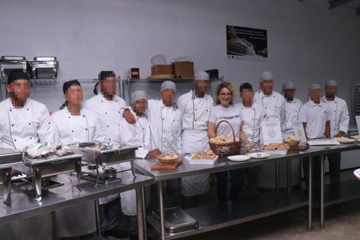 Erika Ender se interesa en jóvenes de Centro de Rehabilitación en Pacora