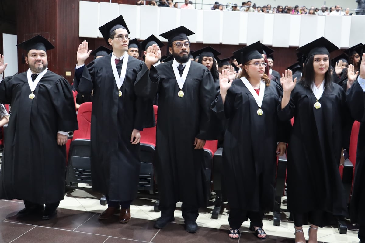 91 nuevo talentos del arte egresan de la Universidad de Panamá
