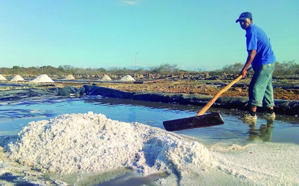 Los fuertes vientos dañan producción de sal en Aguadulce