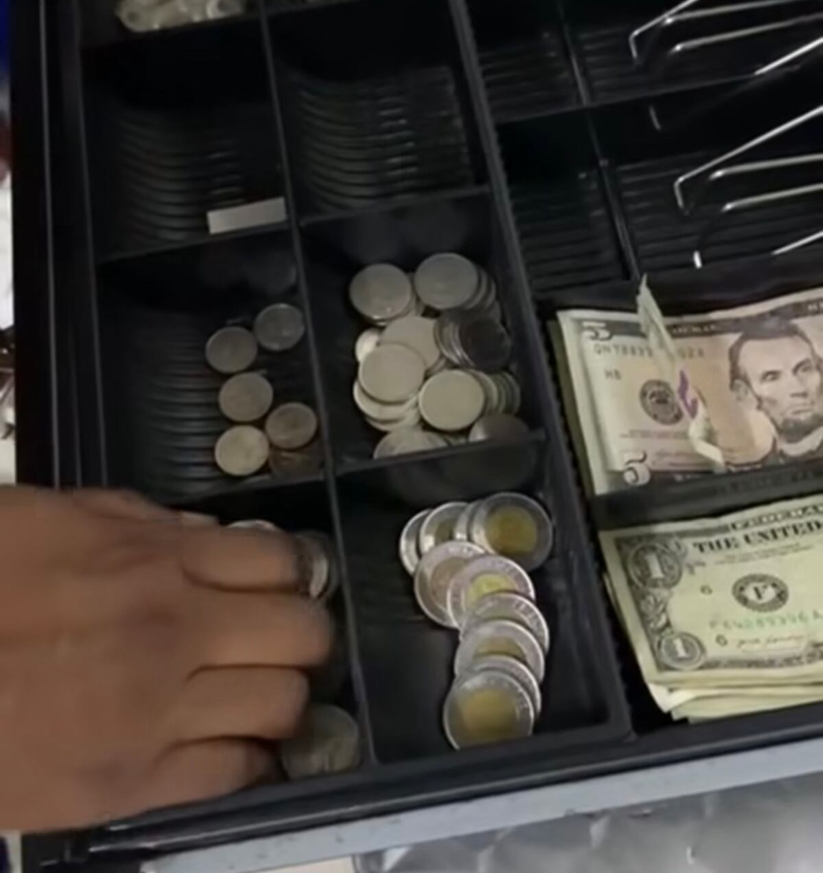 Le caen al ‘Nochi’. Claves clandestinas: Operativo descubre venta ilegal de chances en Cerro Batea y Torrijos Carter