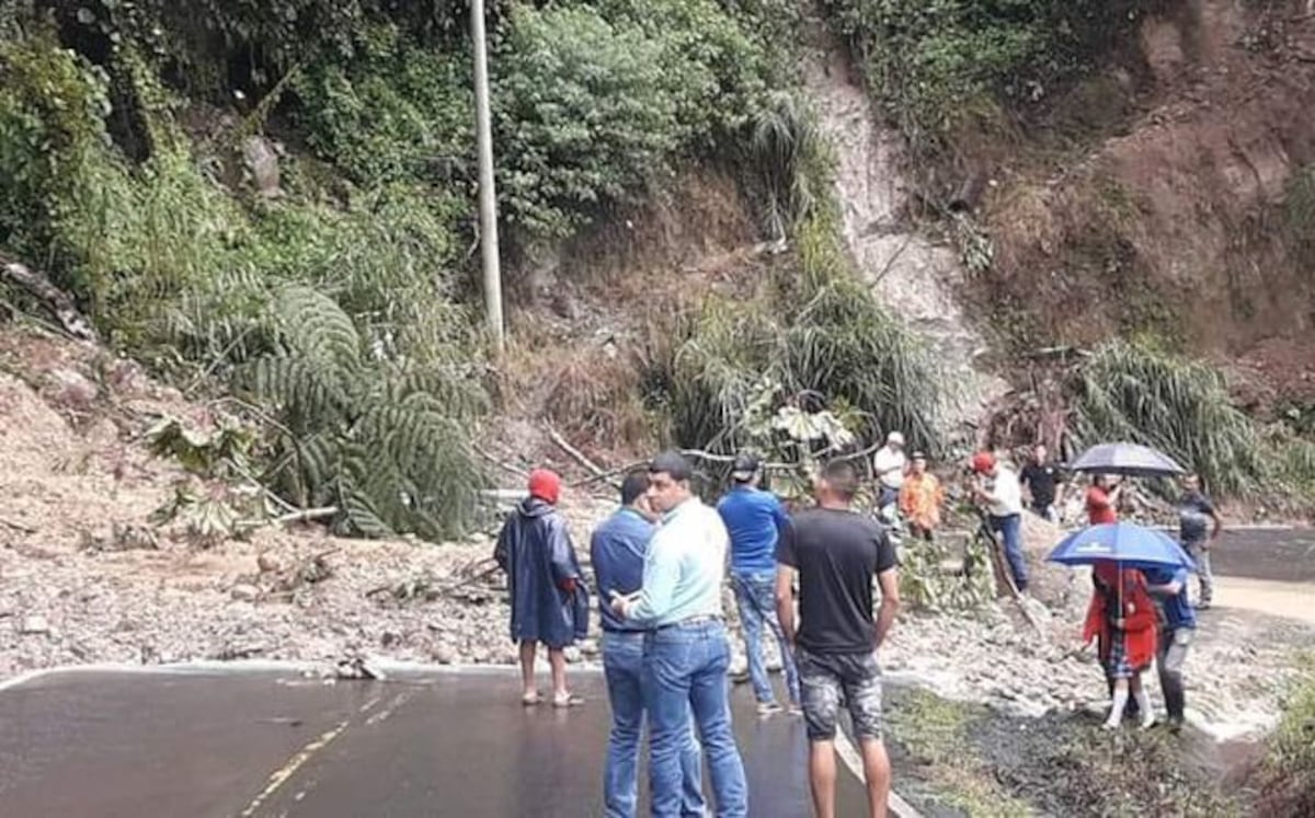 Lluvias en Chiriquí dejan deslizamientos y caída de postes de electricidad