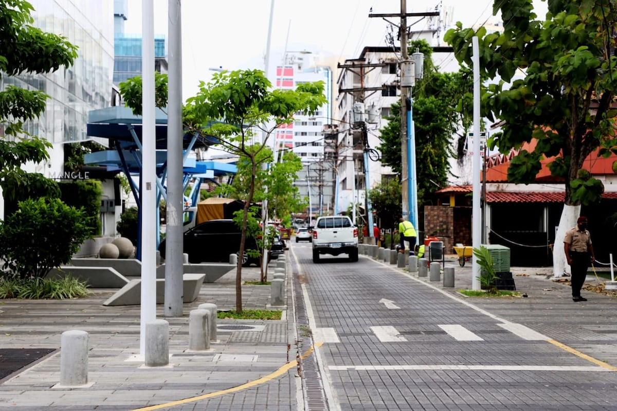 Al fin. Reabren Calle Uruguay. Renovación costó $14 millones más de lo acordado. Chequee cómo quedó