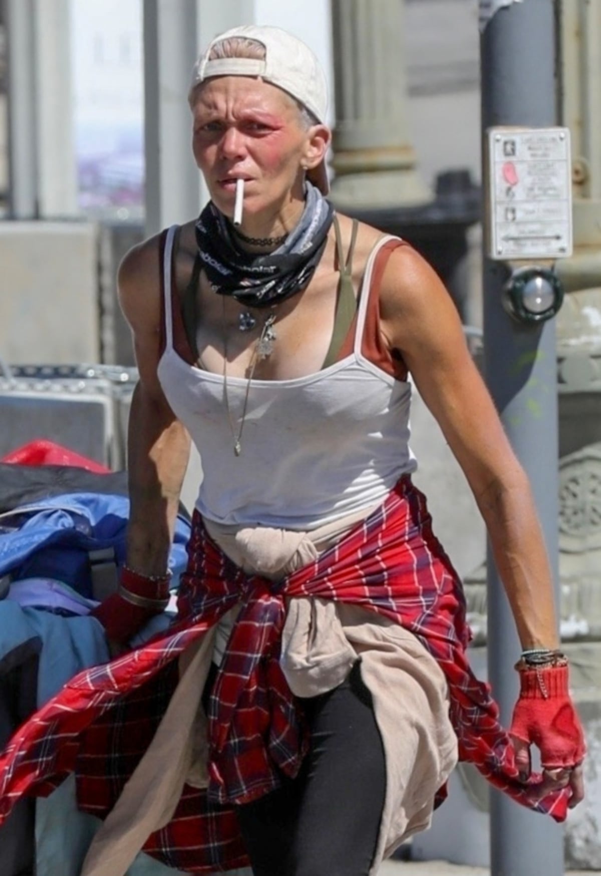 De Hollywood a buscar comida en la calle para sobrevivir: La desgarradora historia de Loni Willison