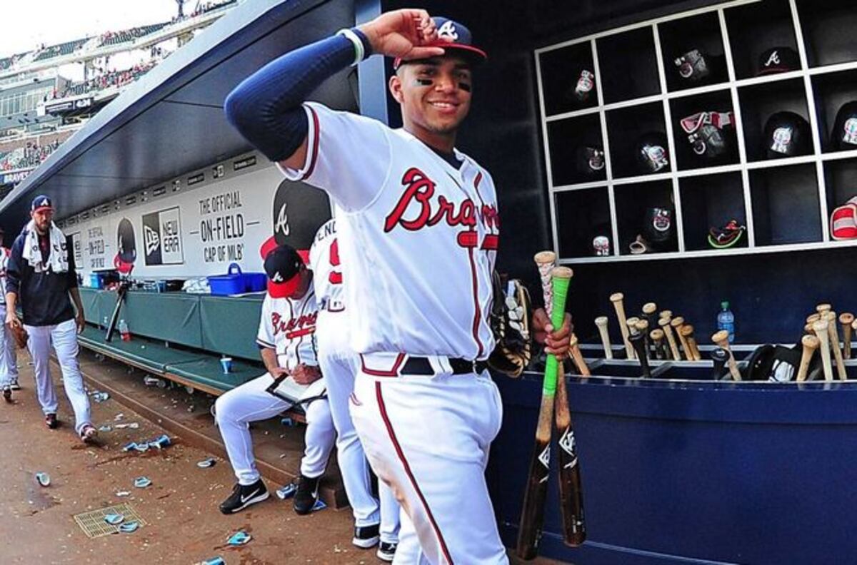 Pelotero panameño Johan Camargo logra acuerdo millonario en Grandes Ligas