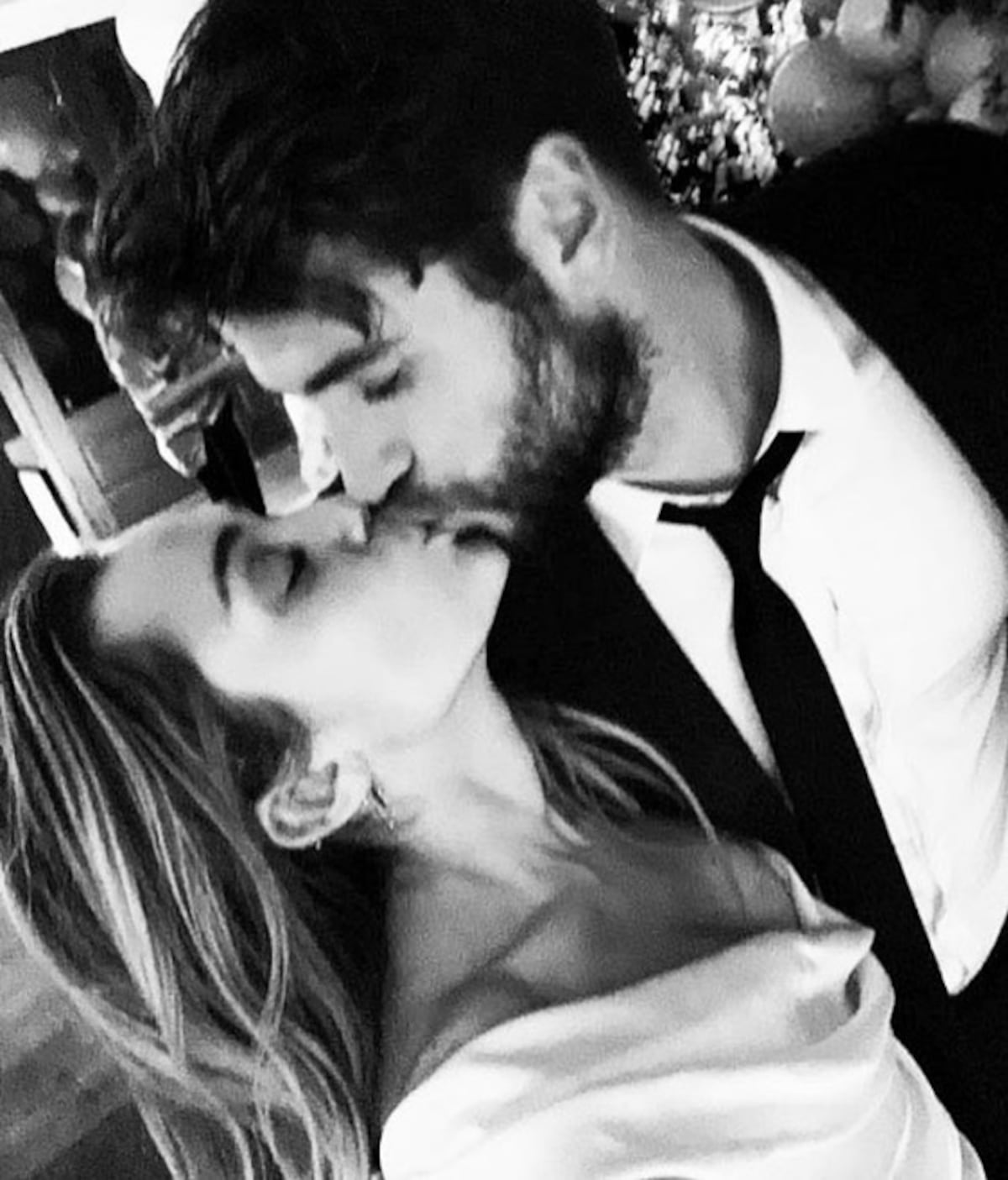 Miley Cyrus confirmó su matrimonio con Liam Hemsworth, su novio de 10 años 